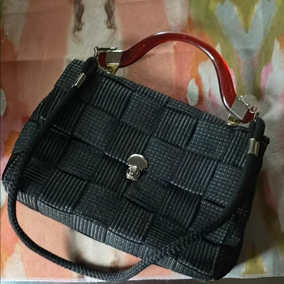 Black Woven vintage Handbag with acrylic handle - Picture 5 of 10